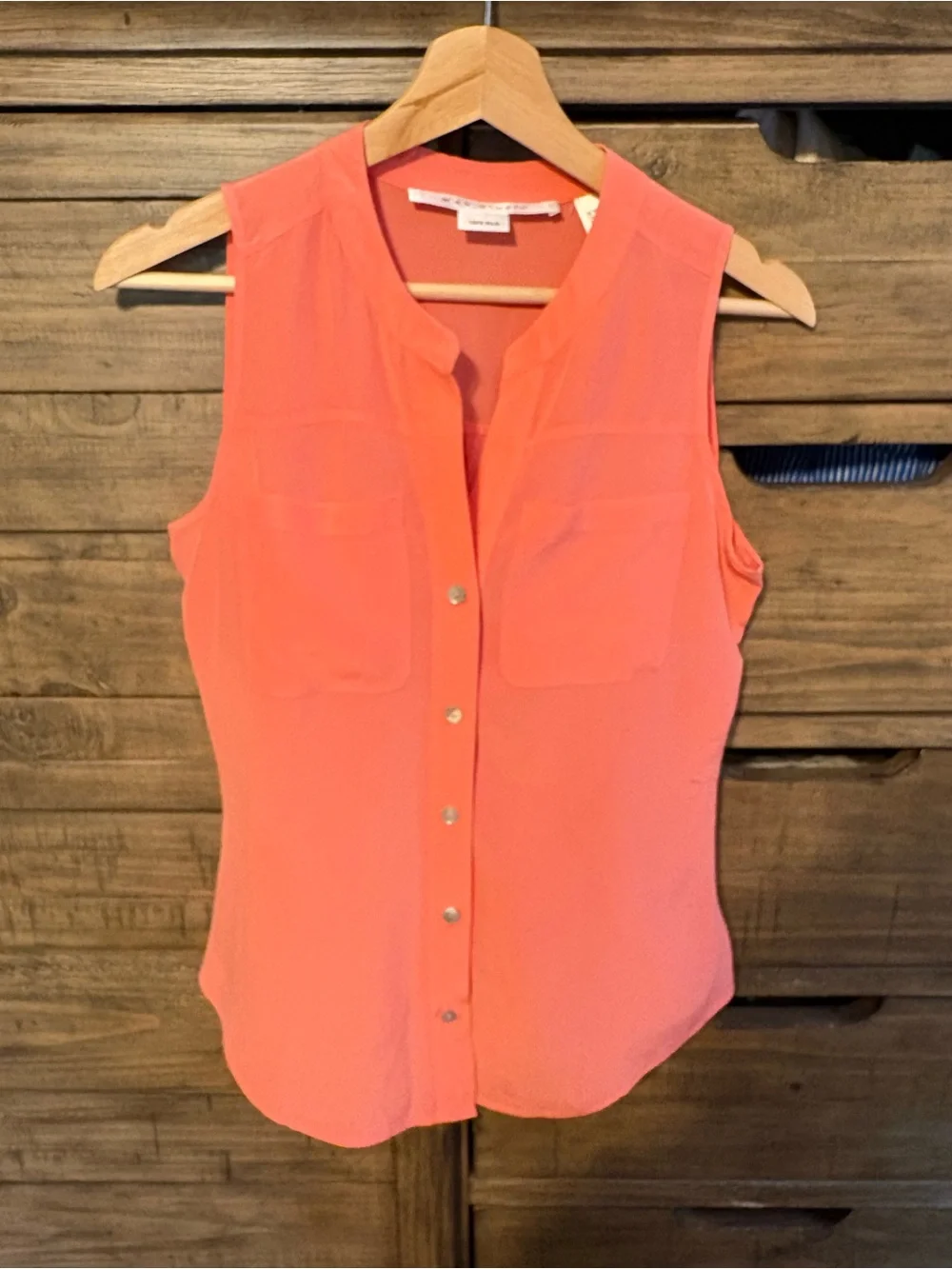Max Studio 100% Silk Coral Sleeveless Blouse XS Pink Snap Front Career Top - Picture 2 of 4
